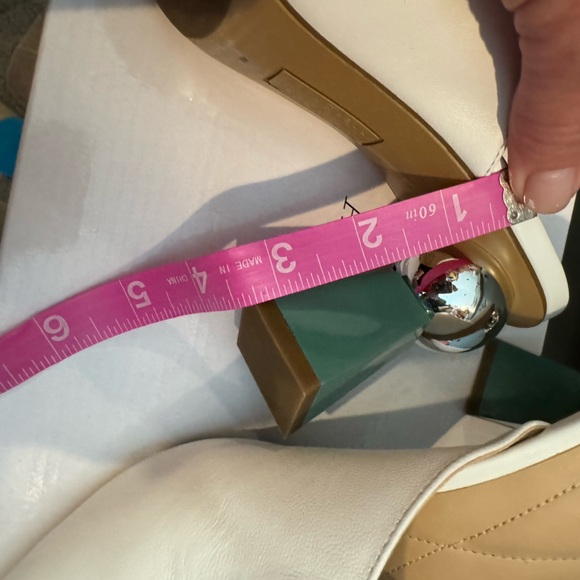 ALFANI โ Junneelโ in white with FUN& UNIQUE heels- zoom in for all the details! - Picture 8 of 15